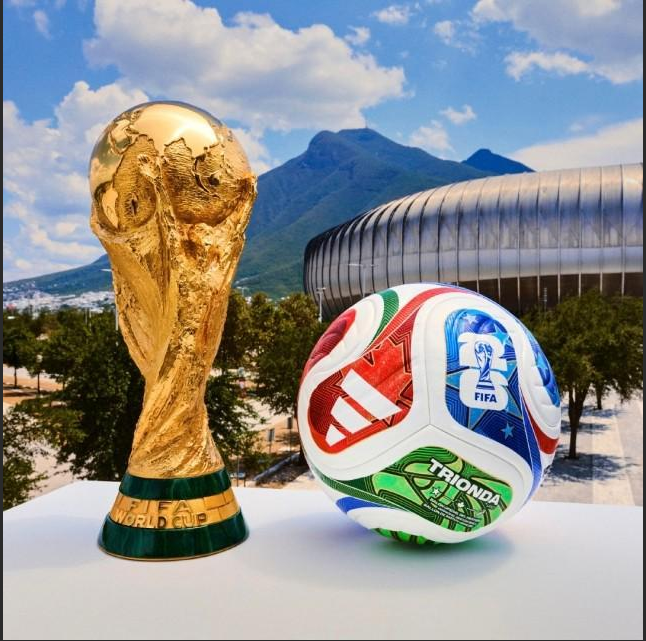 国王25号！西蒙斯社媒晒新赛季定妆照：还有更多故事要讲😤😤